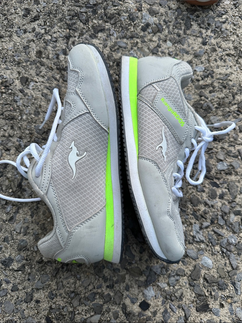 kangaROOS Women's Light Gray Athletic Lace-Up Sneakers with Neon Green Insole